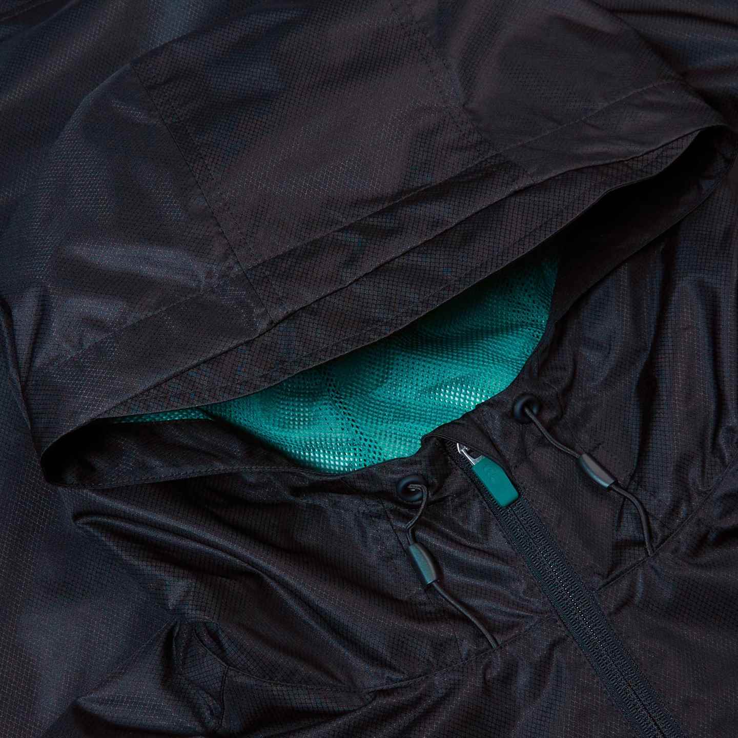 Canterbury IRFU Rugby Ireland 2025/26 Water Resistant Full-Zip Jacket - Image 6